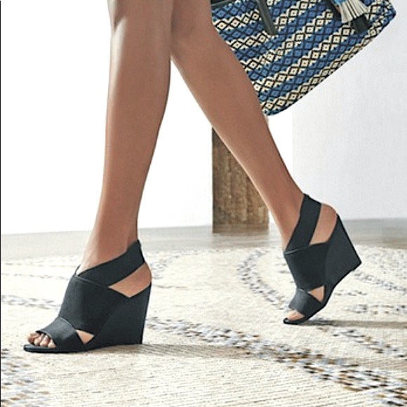 Vince Camaro Black Elastic Peep-Toe Wedge - Picture 2 of 7